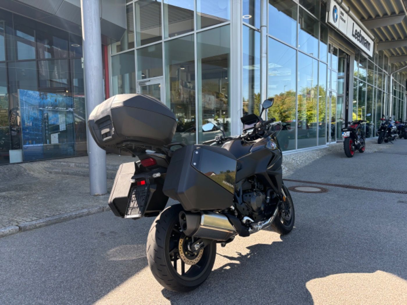 Fahrzeugabbildung Honda NT 1100 Schalter Standard 2025 Topcase