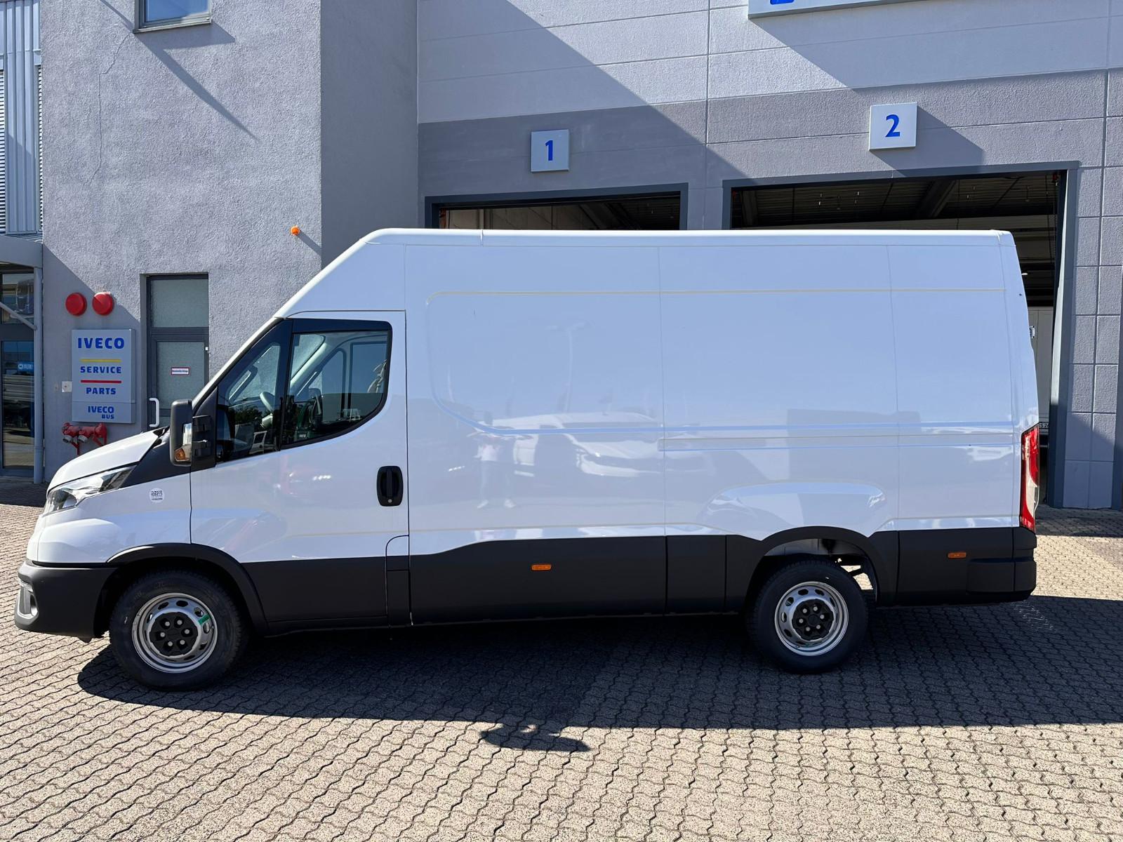 Iveco 35S16H3.0A8 VY / Holzb. im LDR