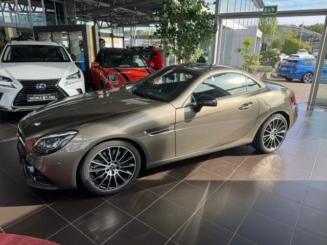Fahrzeugabbildung Mercedes-Benz SLC 300 AMG Line AIRSCARF MEMORY LED