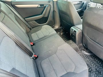 Volkswagen Passat Variant - 11