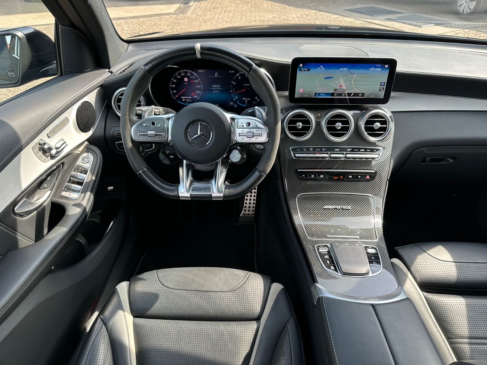 Fahrzeugabbildung Mercedes-Benz GLC 63 S AMG 4M Night/AHK/Pano/LED/360°
