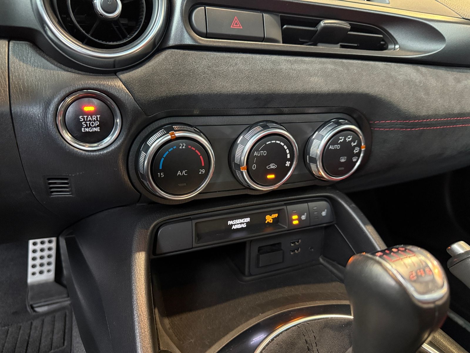 Fahrzeugabbildung Abarth 124 Spider 1.4 MultiAir Turbo Turis. BOSE
