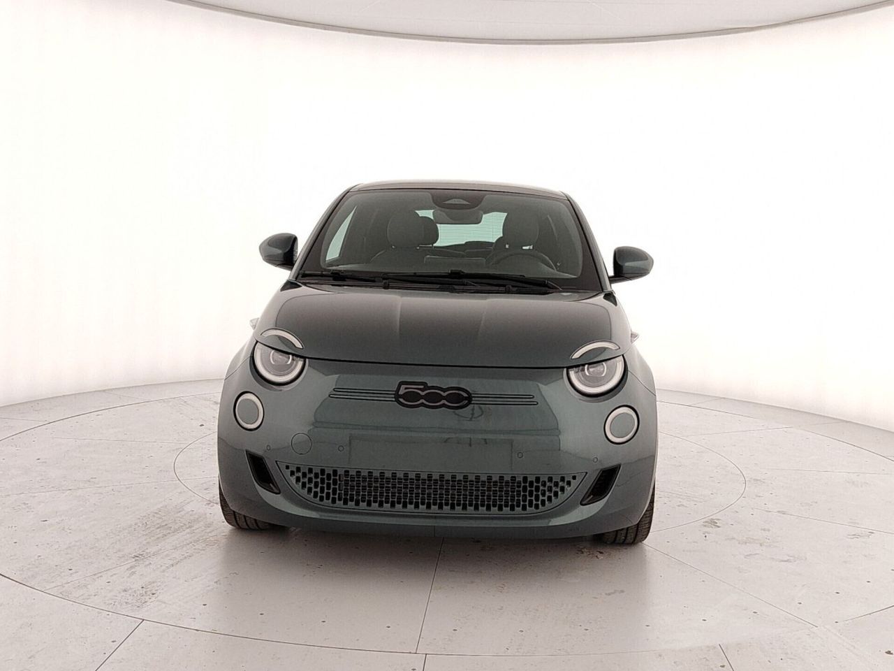 Fiat 500e Berlina 42 kWh Giorgio Armani imagem 2