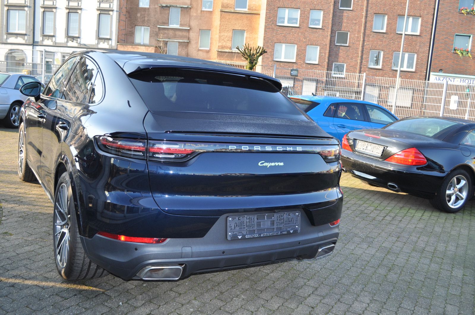 Fahrzeugabbildung Porsche Cayenne Coupe E-Hybrid Massage Belüft.Head Pano