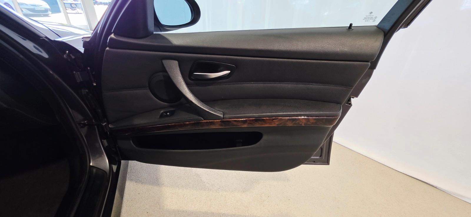 BMW 320 2006 — photo 22