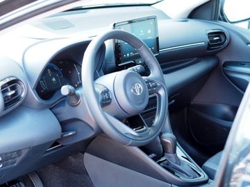 Bild 15 Toyota Yaris Hybrid Style,PDC v+h,Kamera, LED