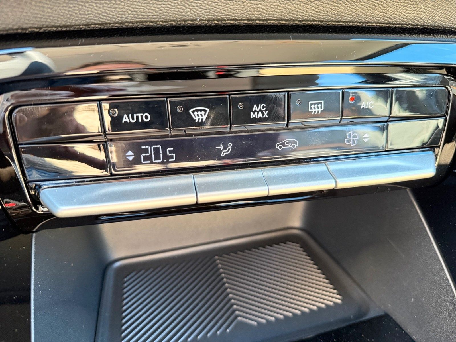 Fahrzeugabbildung Citroën C3 Aircross Hybrid 145 PLUS*Ganzjahresreifen