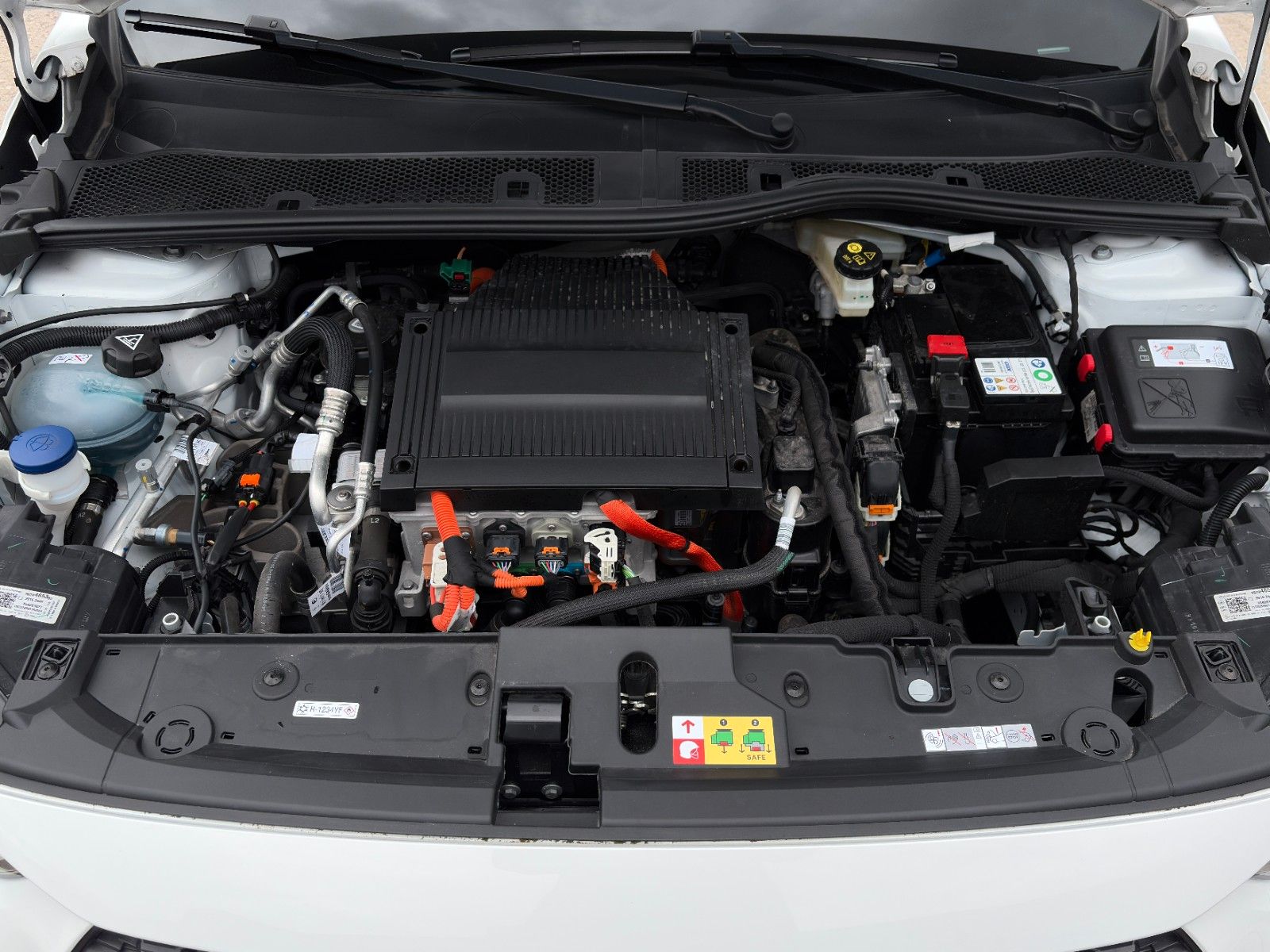 Fahrzeugabbildung Opel Corsa F e Edition 11KW Charger TEMP. PDC 50KWH