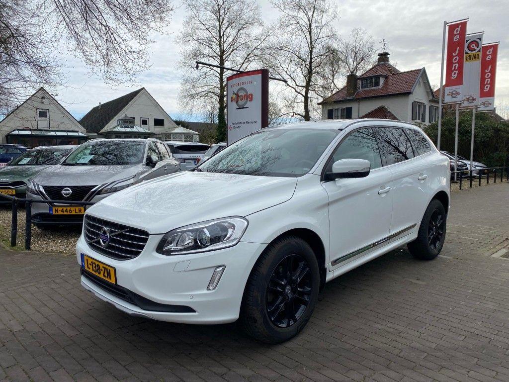 Volvo XC60 2.0 D3 FWD SUMMUM automatik / Schiebedach /