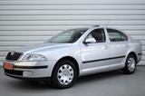 Skoda Octavia 1.6 Ambiente+Schiebedach+PDC+Nur27.500KM - Skoda Octavia: 2.5