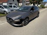 Hyundai i30 cw Edition 30 Mild-Hybrid - Hyundai: Unfallwagen