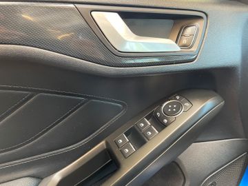 Ford Focus Lim. ST-Line 5-Türer Aut.*LED*NAVI*ACC*B&O