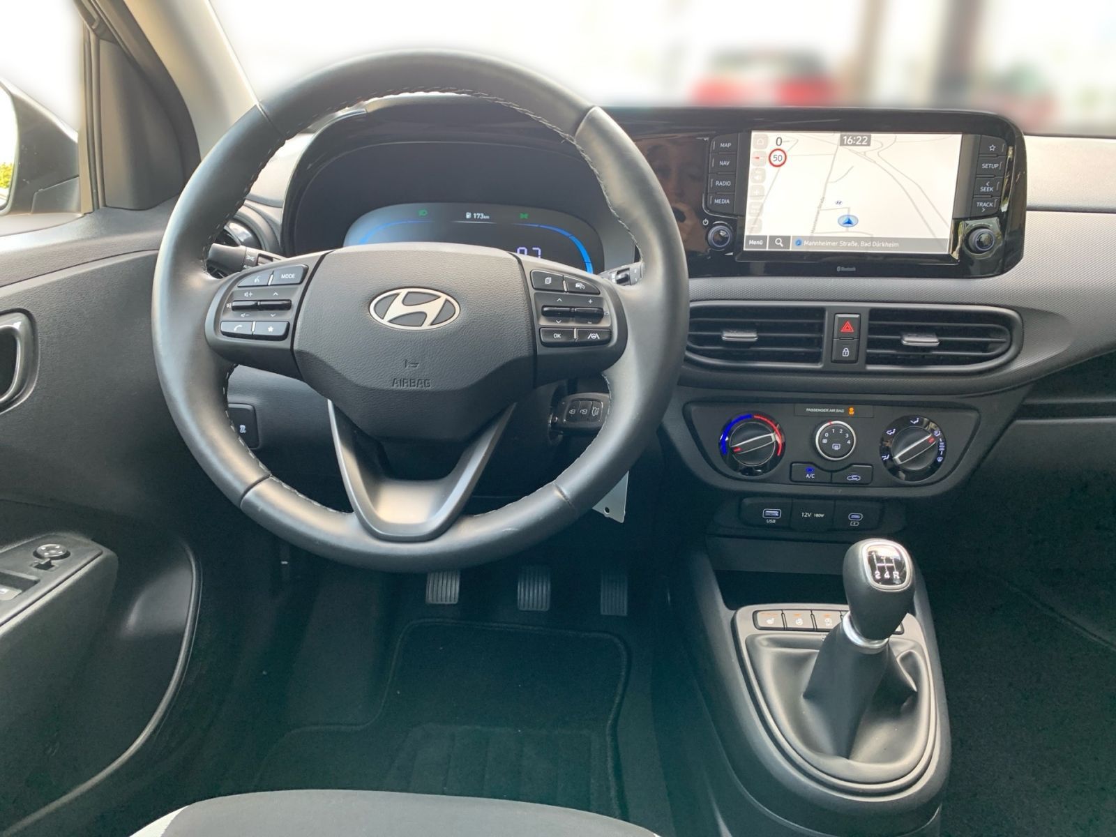 Fahrzeugabbildung Hyundai i10 1.2 Trend Navi