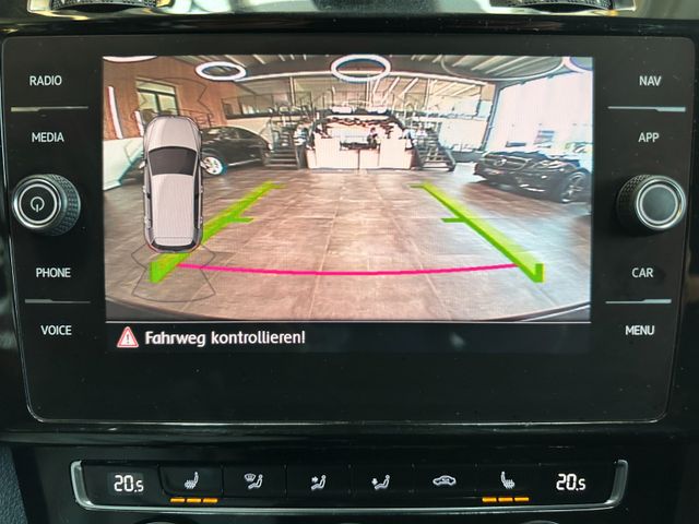 Volkswagen Golf GTI *SPORT-FAHRWERK*NAVI*ACC*PERFORMANCE*
