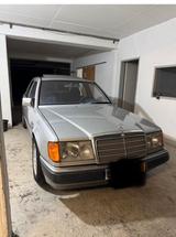 Mercedes-Benz Mercedes W124, 300E, H-Kennzeichen, Oldtimer - Mercedes-Benz 300 in Essen