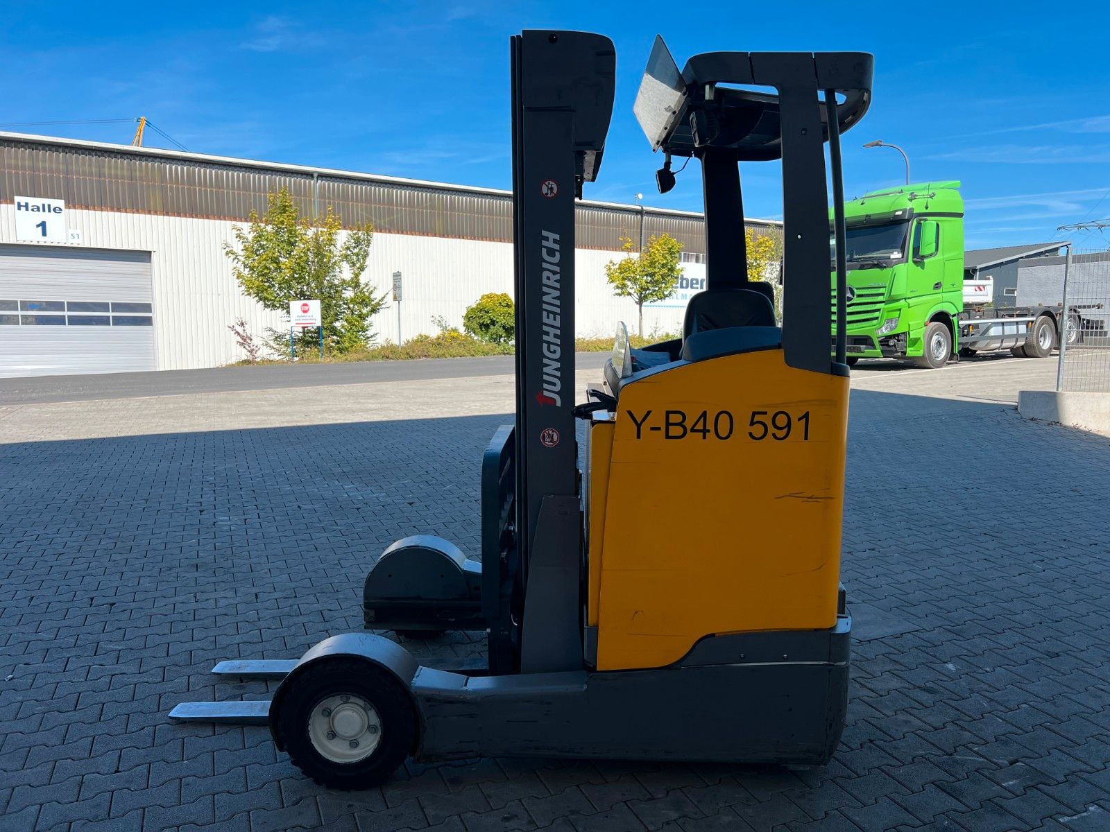 Fahrzeugabbildung Jungheinrich ETV C16 / Triplex 5.72m / SS / nur 2.836h / 2016