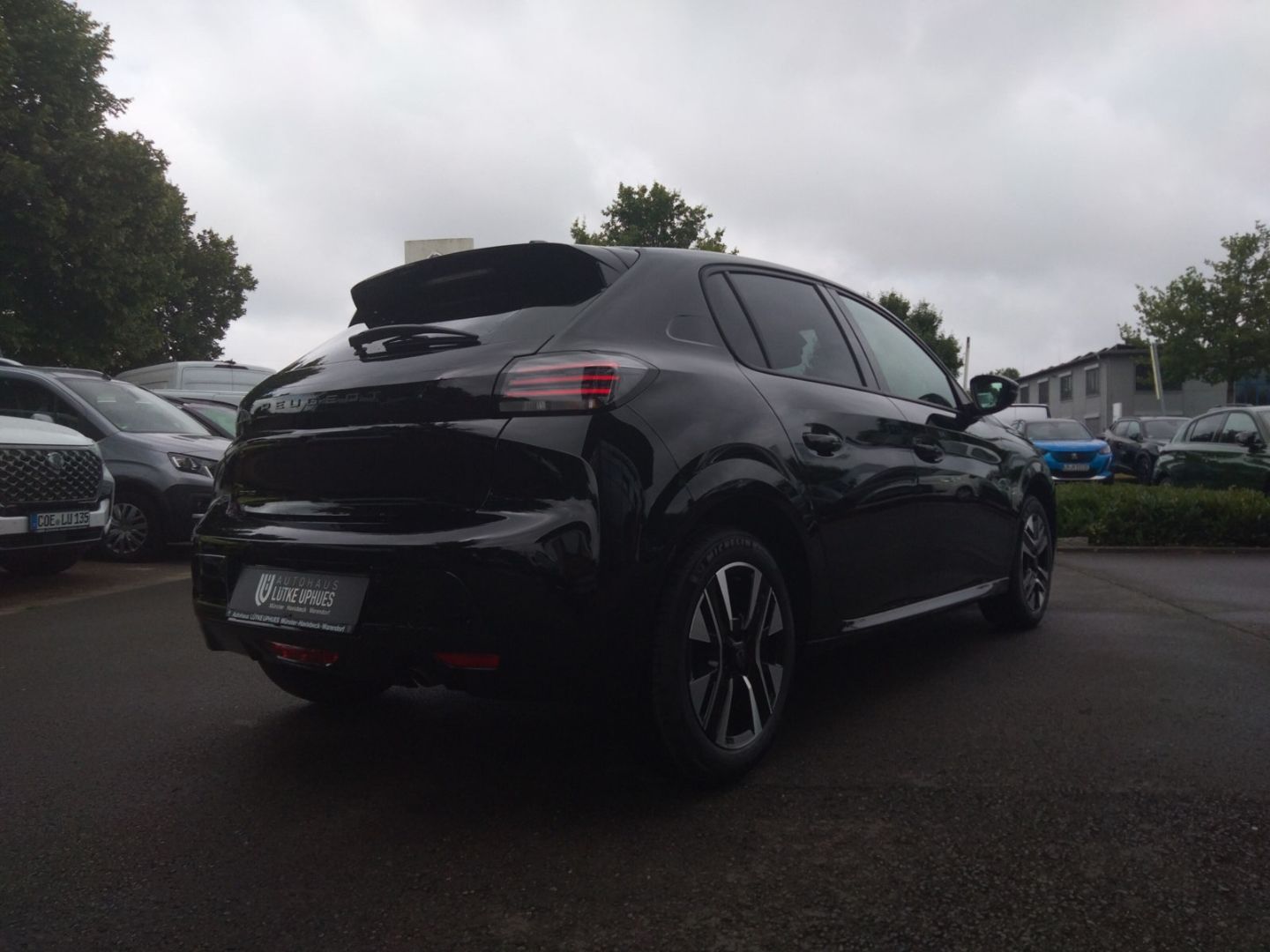 Fahrzeugabbildung Peugeot 208 Allure PureTech 100 Navi 360 Kamera CarPlay