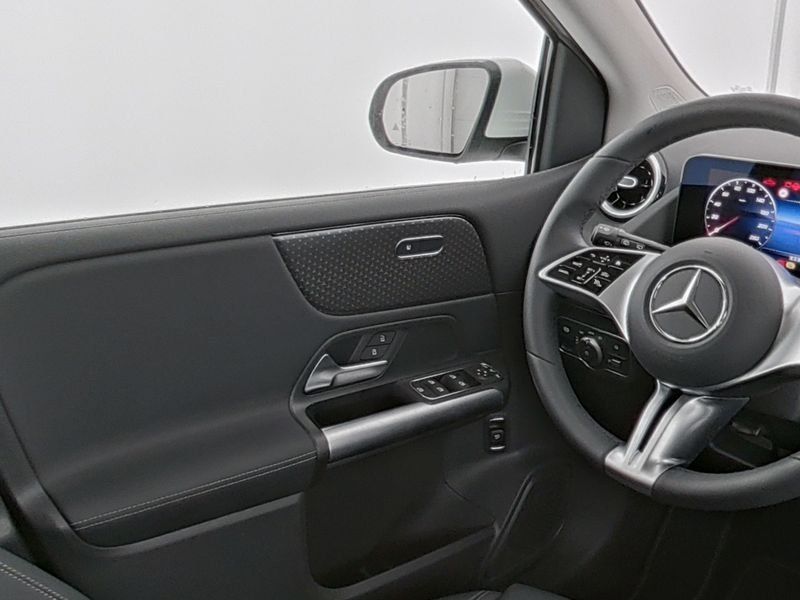 Fahrzeugabbildung Mercedes-Benz B 180 PROGRESSIVE*FAP*APPLECAR-PLAY*KAMERA*DISTR