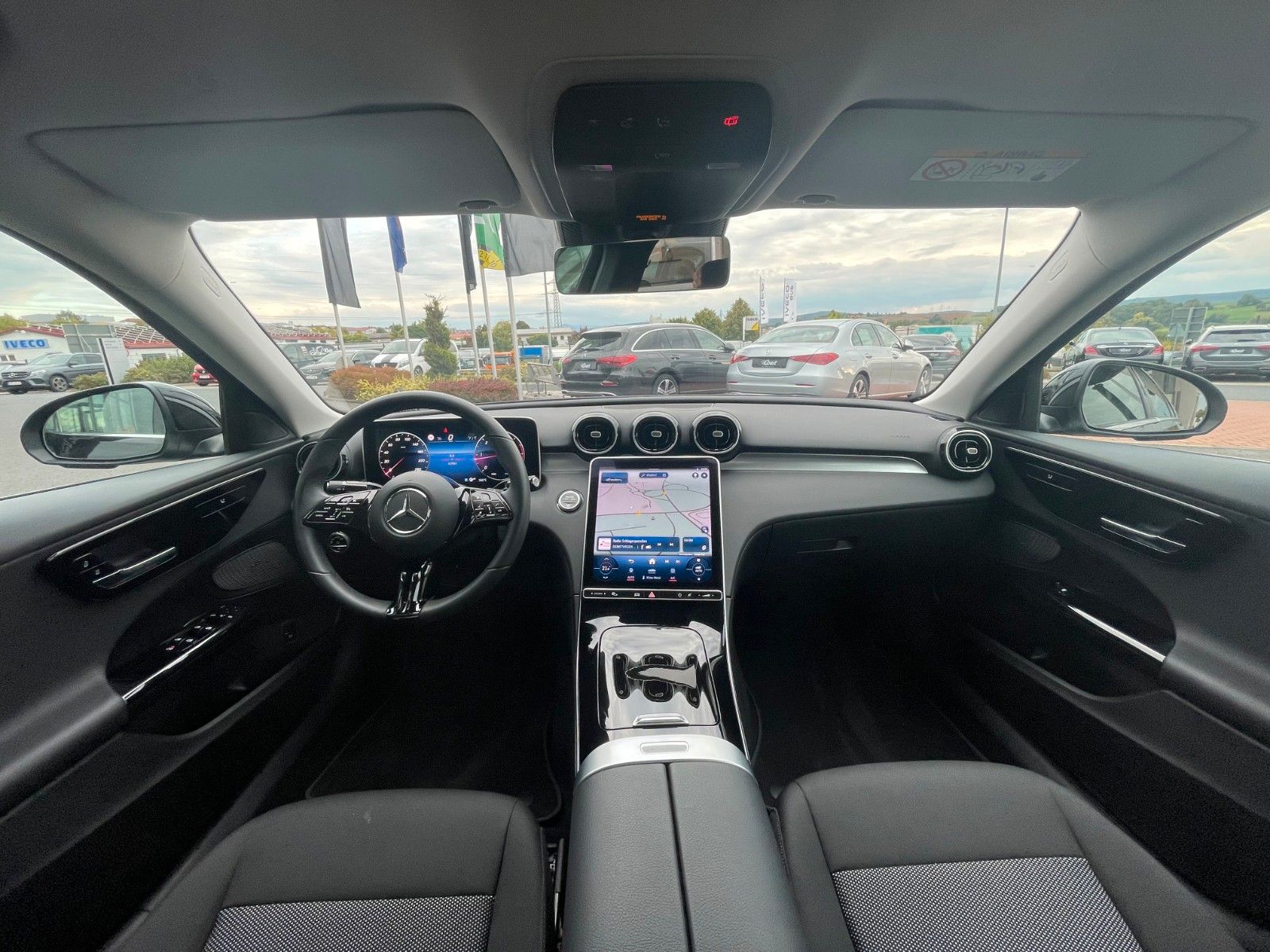 Fahrzeugabbildung Mercedes-Benz C 200d AVANTGARDE LED+AHK+RKamera+MBUX+