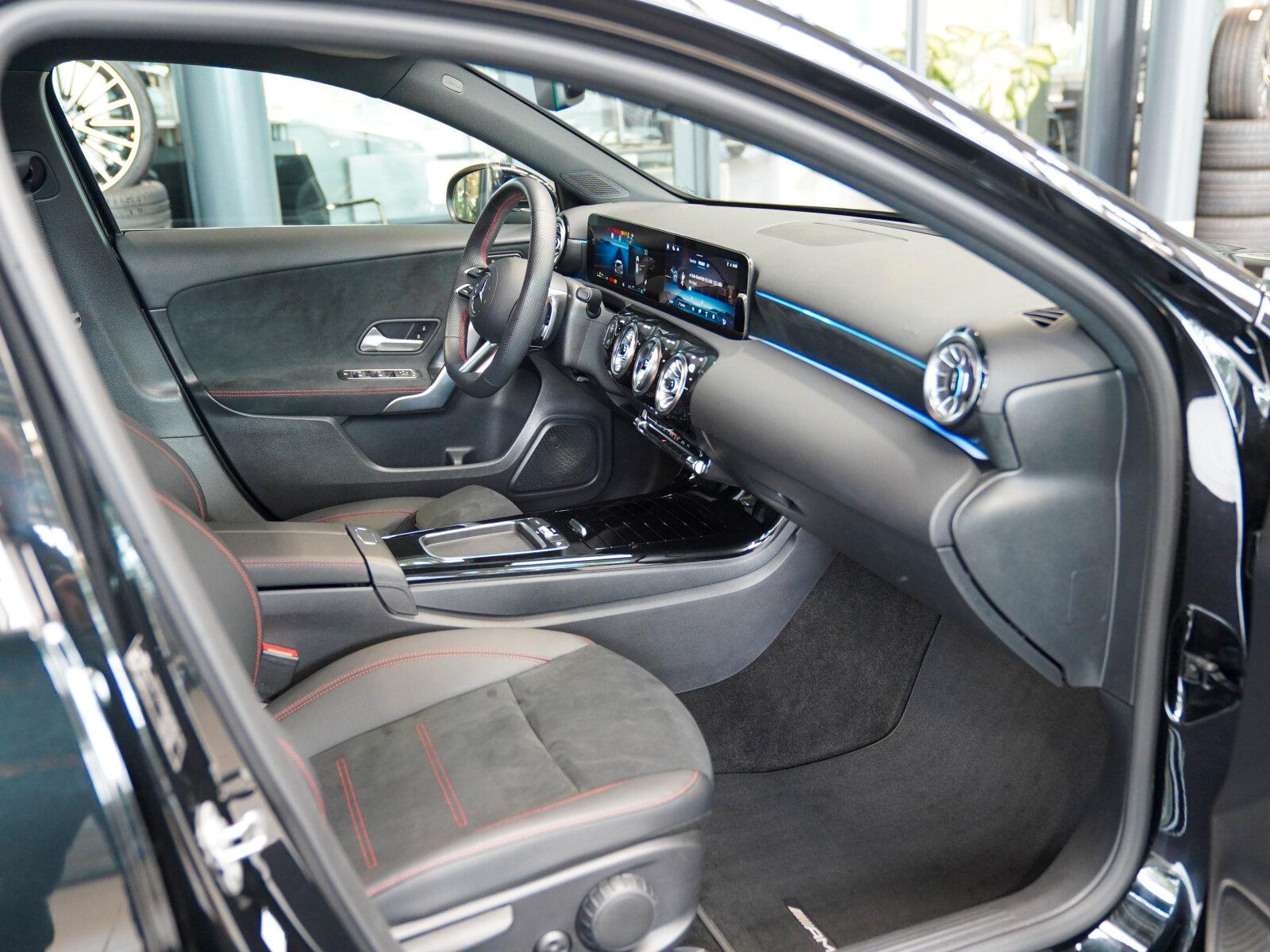 Mercedes-Benz A-Class AMG Line CarPlay Rückfahrkamera, миниатюра 8