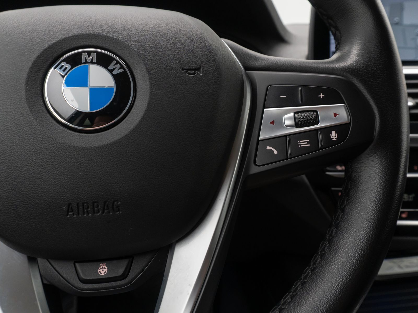 Fahrzeugabbildung BMW X3 xD20d xLine Kamera HUD DAB Alarm Komfort 19"