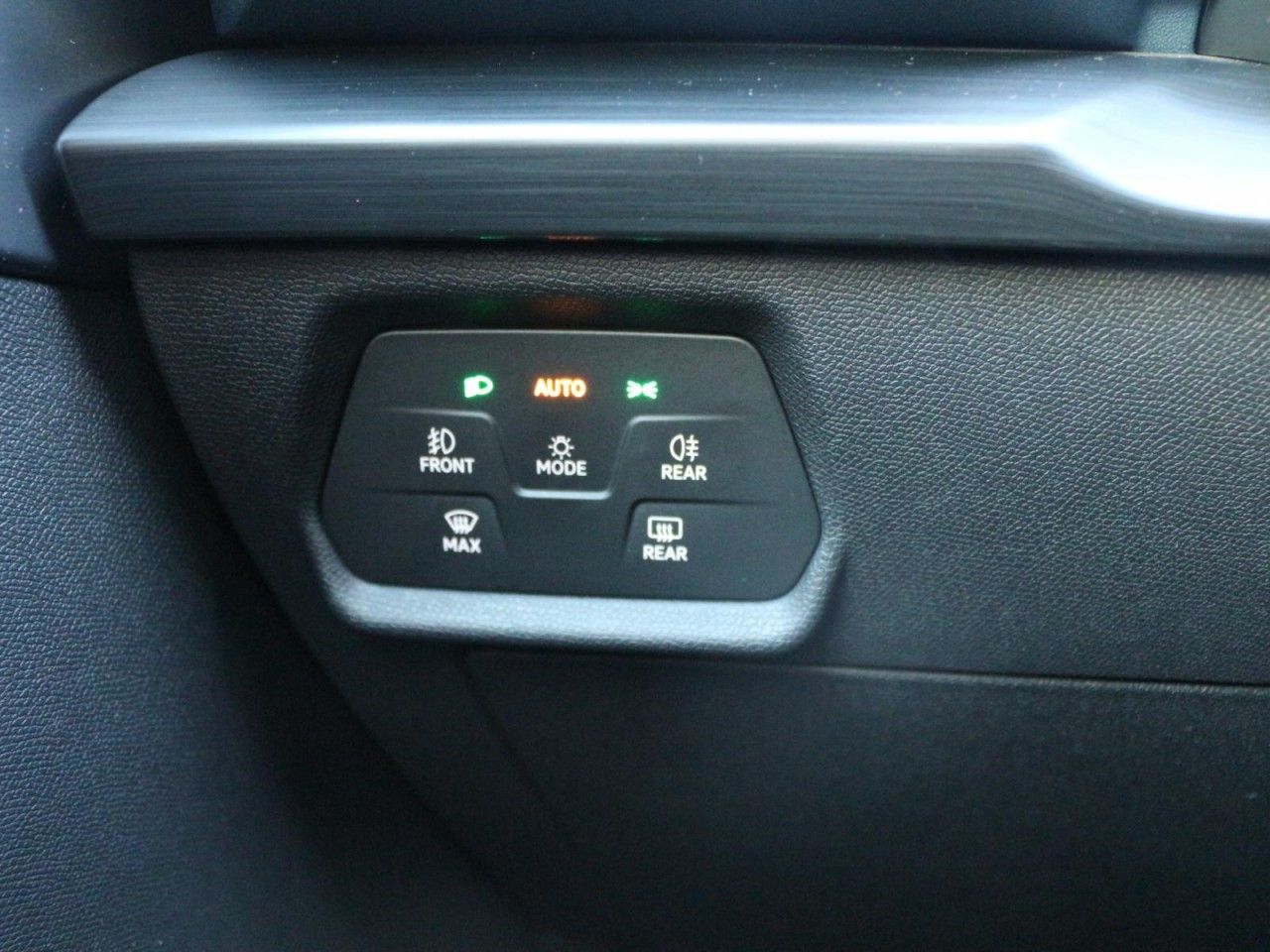 Fahrzeugabbildung CUPRA Leon VZ 2.0 TSI DSG