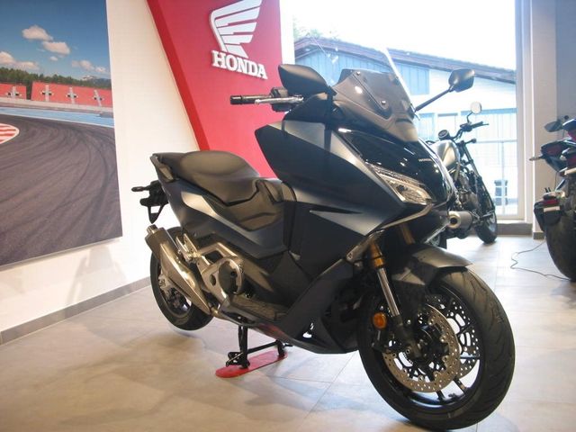 Honda Forza 750 NEU-ohne Zulassung