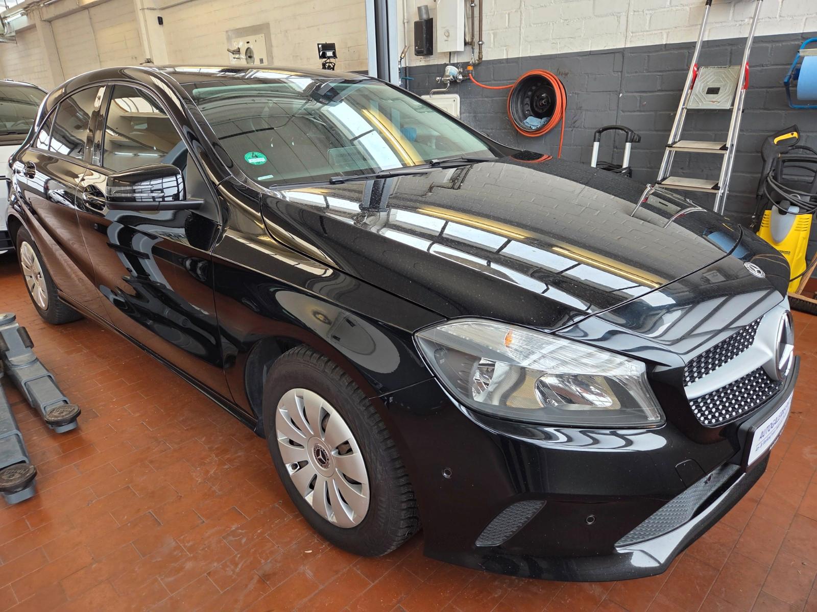 Mercedes-Benz A180/SCHECKHEFT/24 MONATE GARANTIE