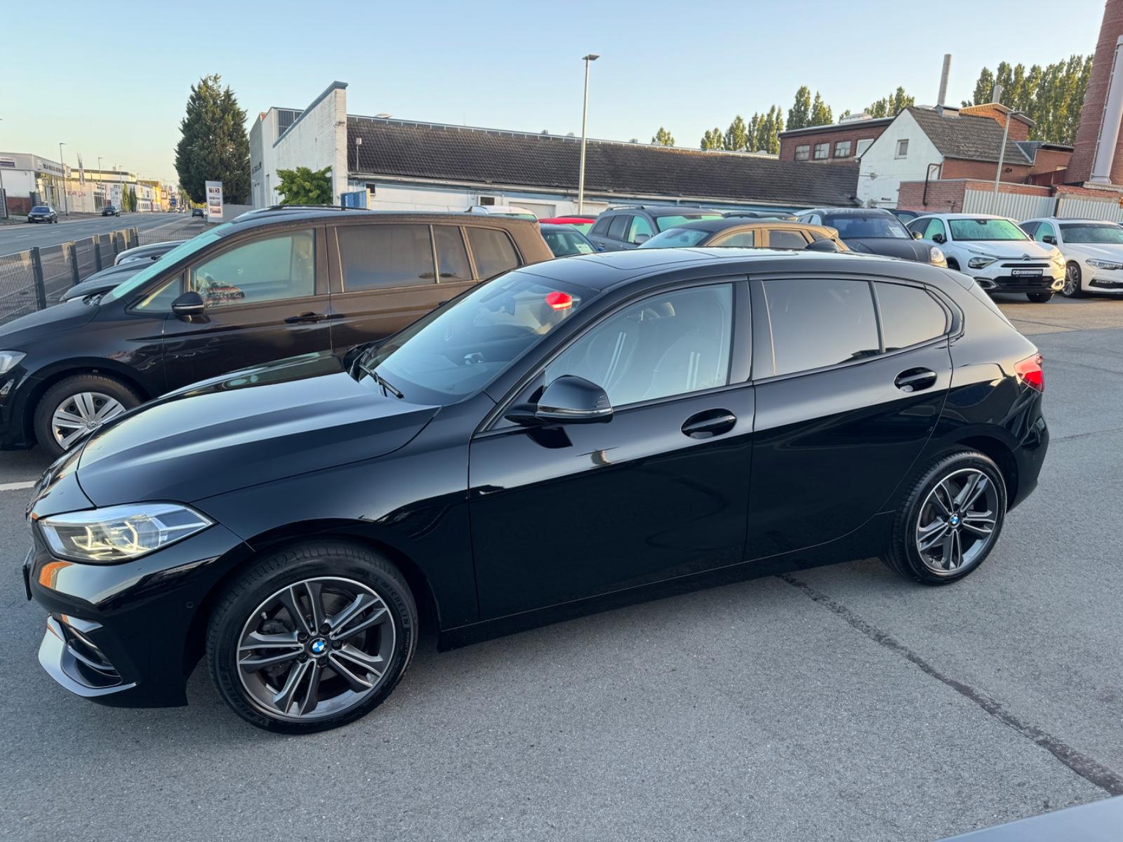 BMW 118 i *SPORT LINE*KAMERA*PANO*LED*NAVI*TÜV NEU