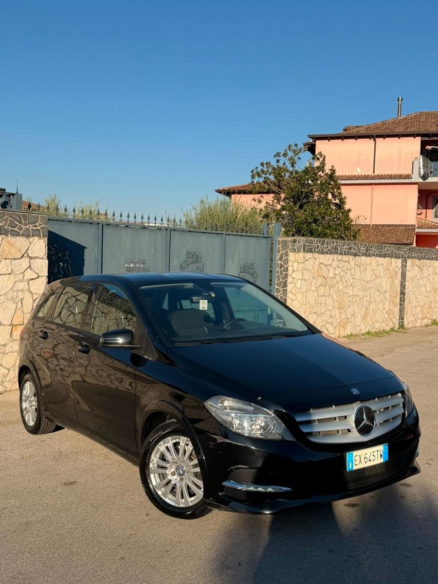 Mercedes-Benz B 200