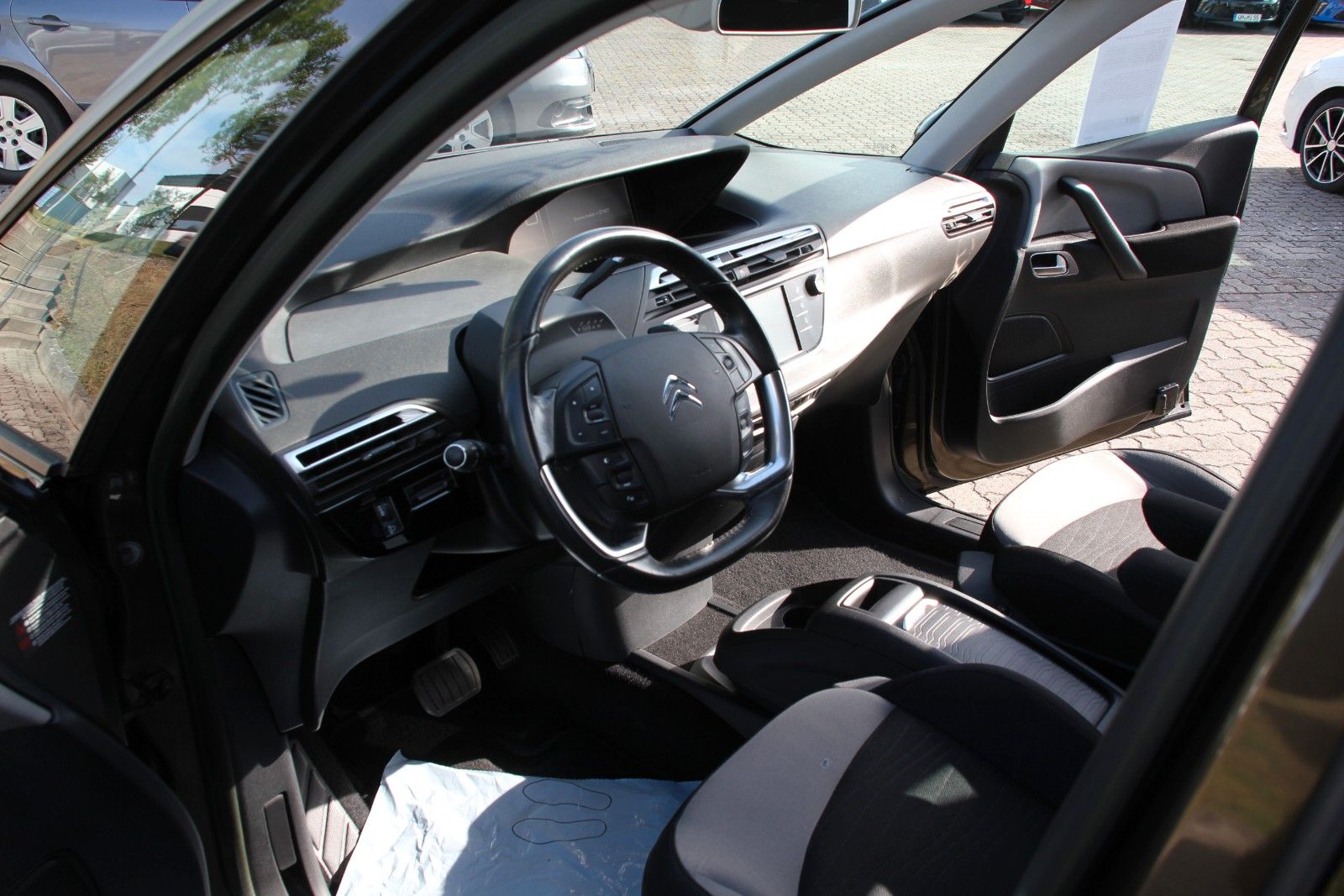 Fahrzeugabbildung Citroën Grand C4 Picasso/Spacetourer Intensive