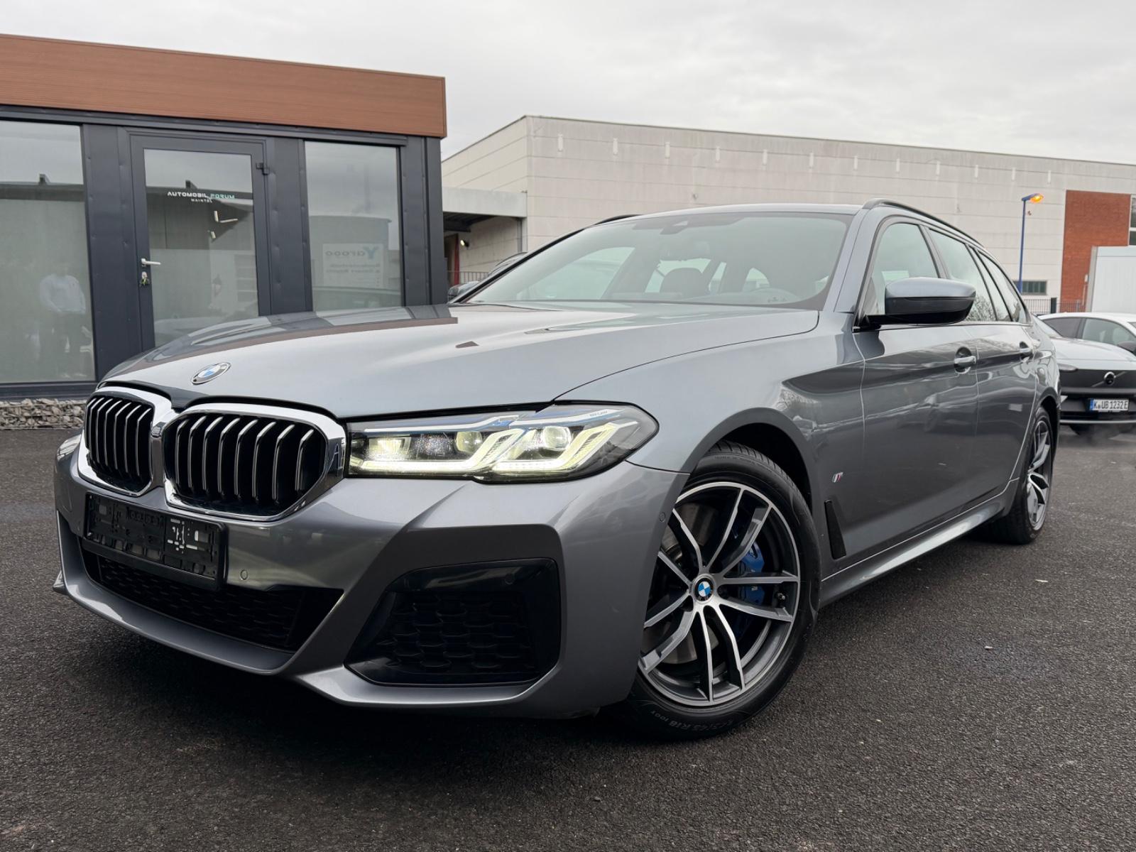 BMW 530d xDrive Touring M PANO HUD LASER 8FACH