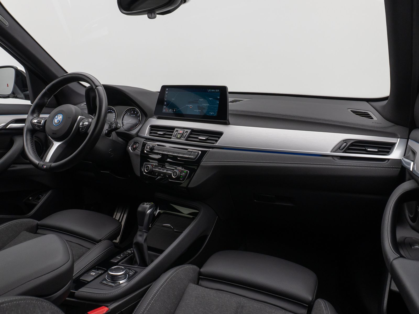Fahrzeugabbildung BMW X1 xD25e M Sport Kamera HUD Stop&Go AHK Komfort