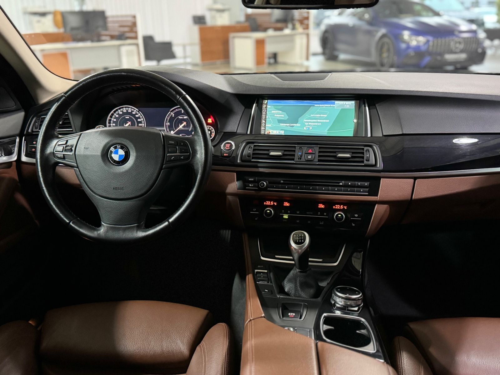 Fahrzeugabbildung BMW 520d HiFi NaviPro PDC Sitzhzg Lordos Sportsitz