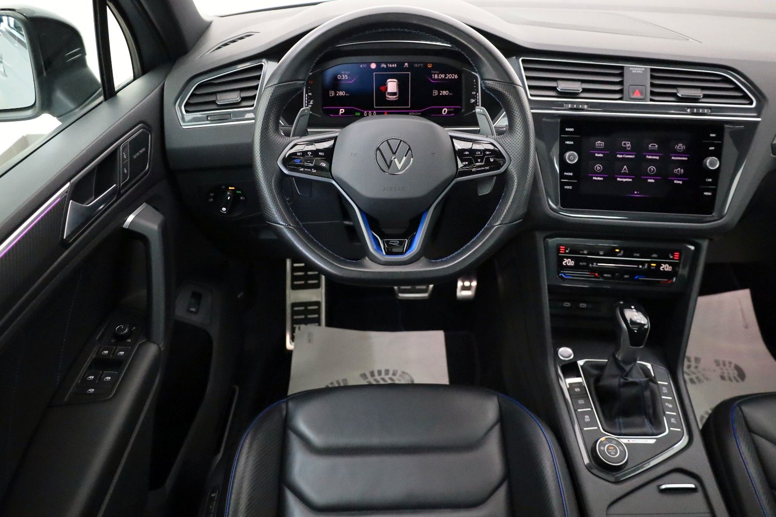 Fahrzeugabbildung Volkswagen Tiguan R 4M Leder,Navi,LED,PanDach,Harman/K,Memo
