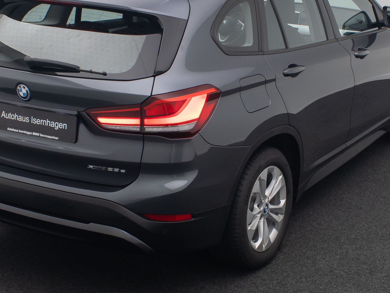 Fahrzeugabbildung BMW X1 xD25e ParkAssist DAB GeschwindigReg Navi LED