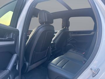 Porsche Cayenne - 12