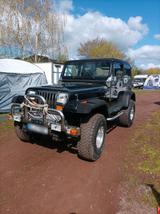 Jeep Wrangler Laredo Oldtimer - Jeep Grand Cherokee Laredo mit Benzin-Antrieb