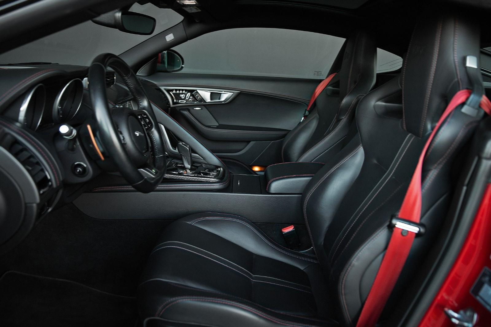 JAGUAR F-TYPE - R 5.0 V8 COUPE - 551 CV -TOIT PANORAMIQUE
