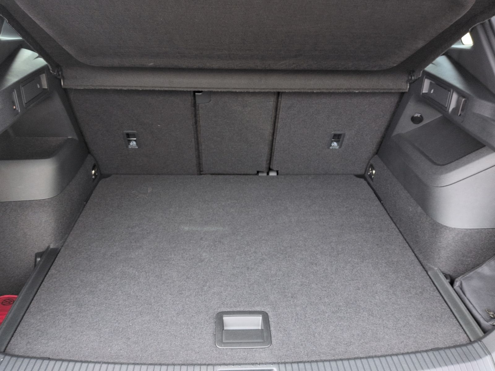 Tiguan 1.5 eTSI R Line DSG AHK+RFK+NAVI+