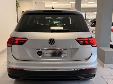 Volkswagen Tiguan - 5