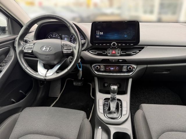 Fahrzeugabbildung Hyundai i30 cw Trend +NAVI+KLIMA+RFK+PDC+CARPLAY+UVM+