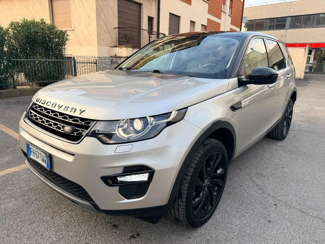LAND ROVER Discovery Sport