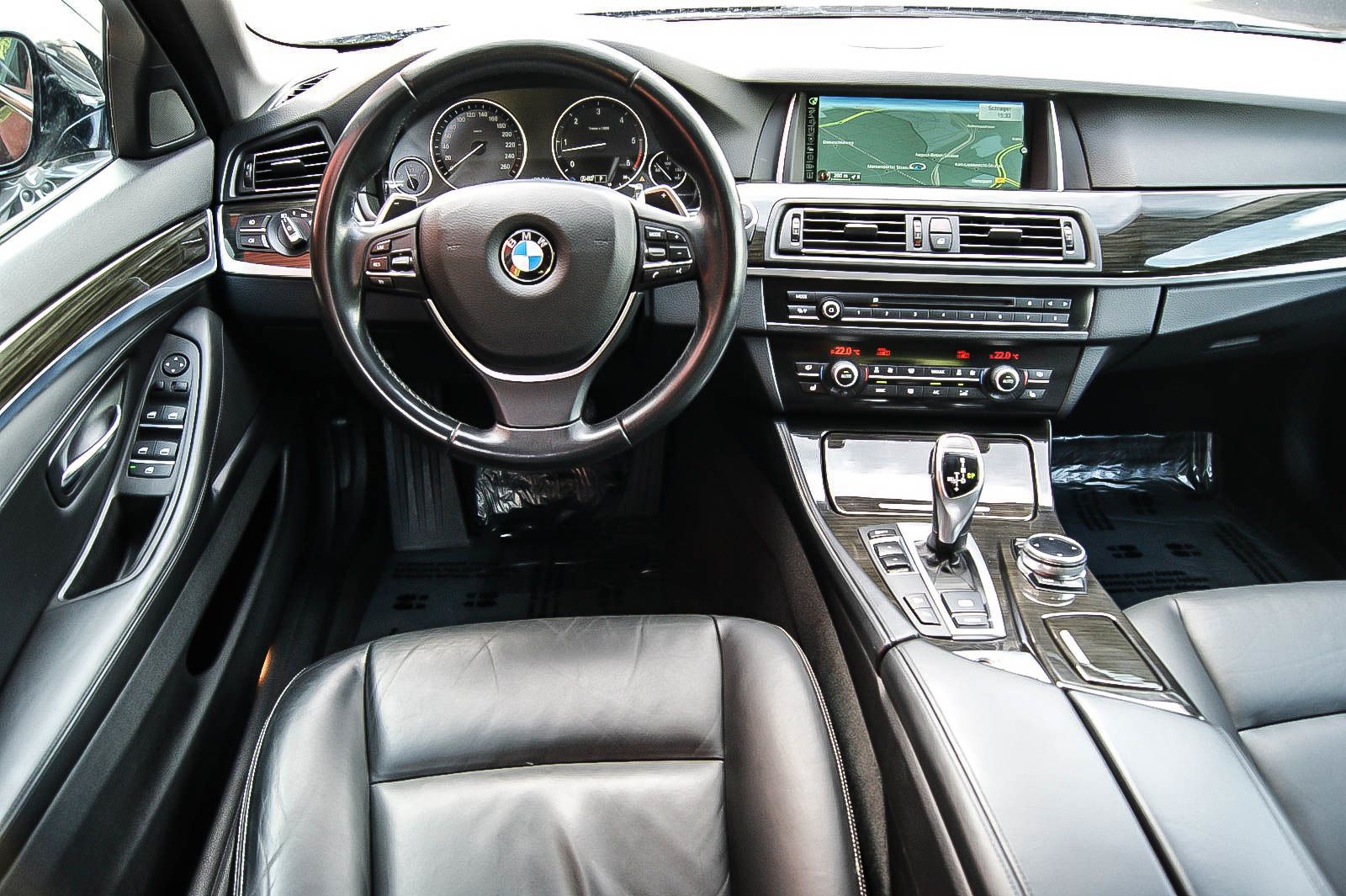 Fahrzeugabbildung BMW 535 d Touring xDrive Sport-Aut ANHZV STANDHEIZG