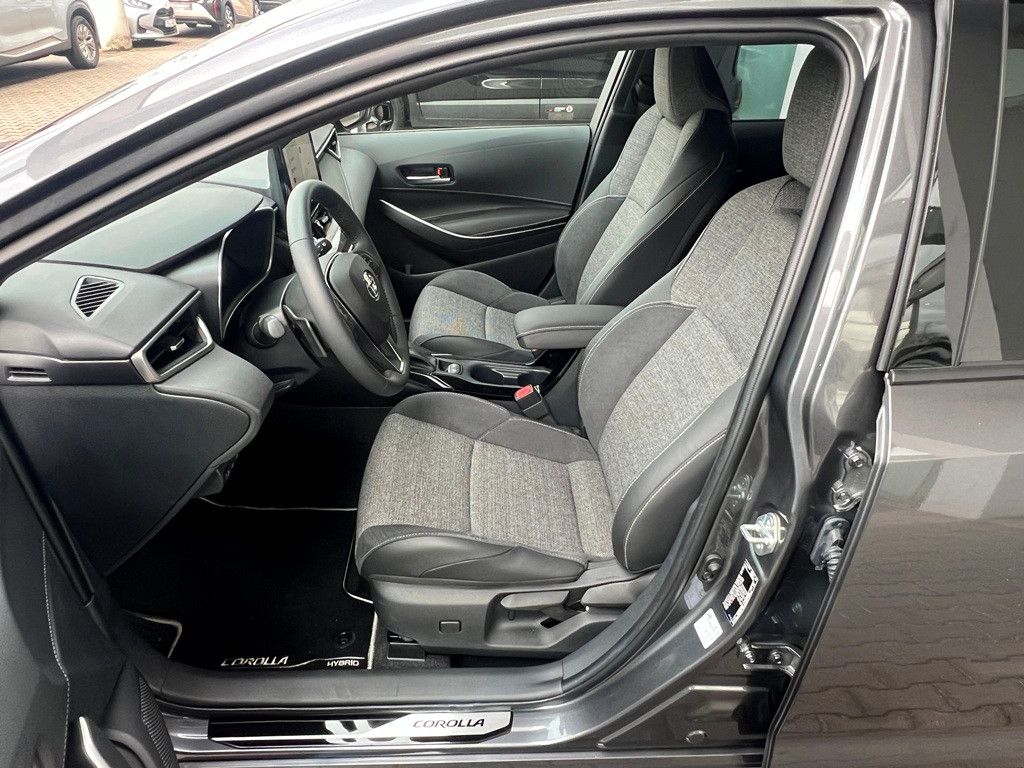 Fahrzeugabbildung Toyota Corolla Touring Sports 2.0 Hybrid Teamplayer