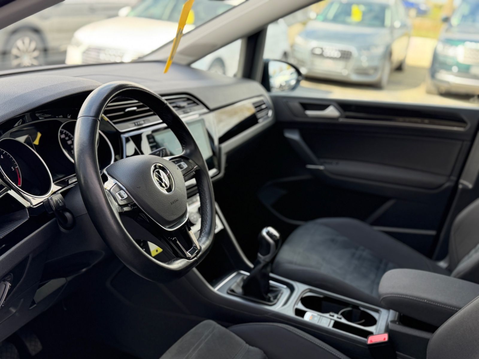 Touran Comfortline 2.0 TDI Alcantara Navi Pano.