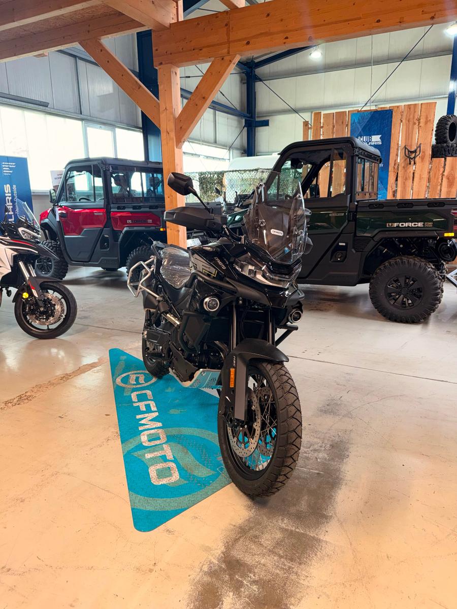 CFMOTO 800 MT Explore inkl Kofferset+ Sturzbügel
