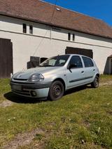 Renault  Renault Clio Typ B - 1.4l - AHK - TÜV 01... - gebrauchte Renault Clio aus dem Jahr 1998