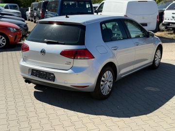 Volkswagen Golf - 8