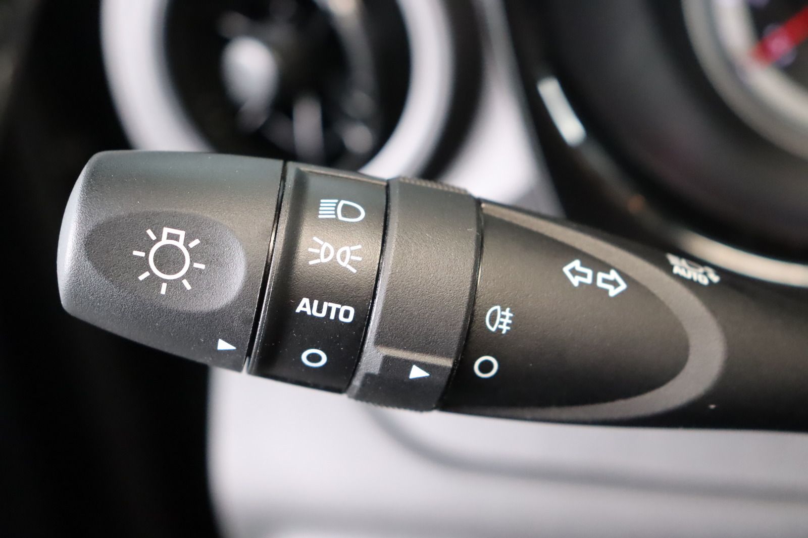 Fahrzeugabbildung Hyundai i10 * DAB * Navi * Lenkradhzg. * Rückfahrk.